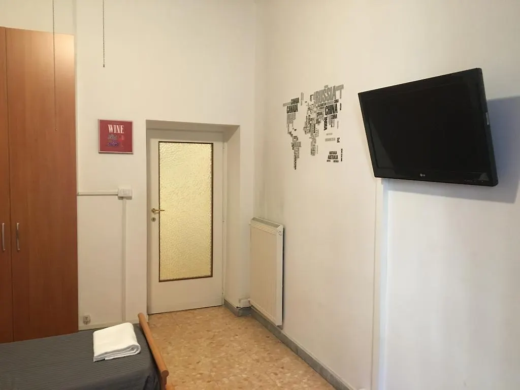 Delightful Apartment 100 Meters From The Colosseum 0*, Rome