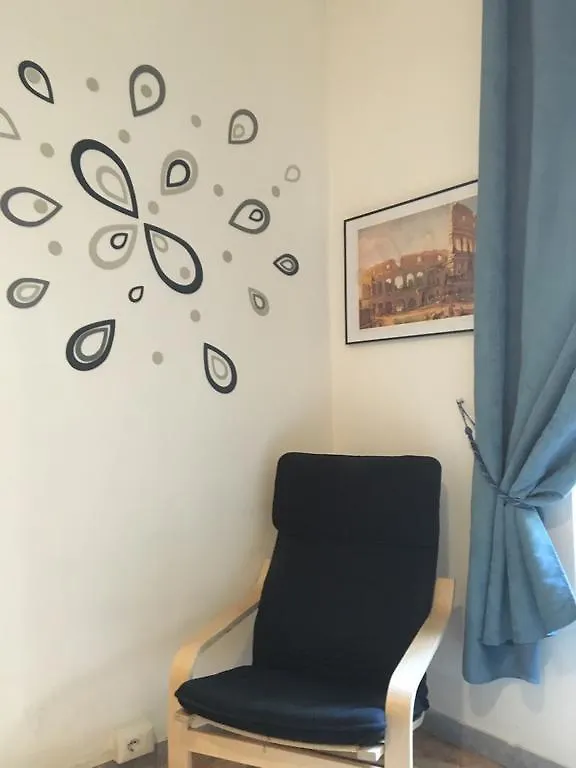 Delightful Apartment 100 Meters From The Colosseum Roma