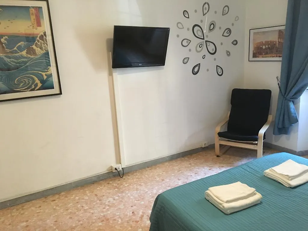 Delightful Apartment 100 Meters From The Colosseum Italia